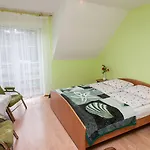 Ubytování v soukromí Ula *