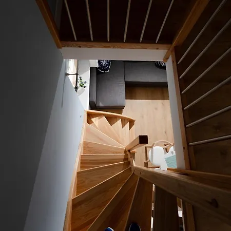 ホームステイ Ula ポビエロボ