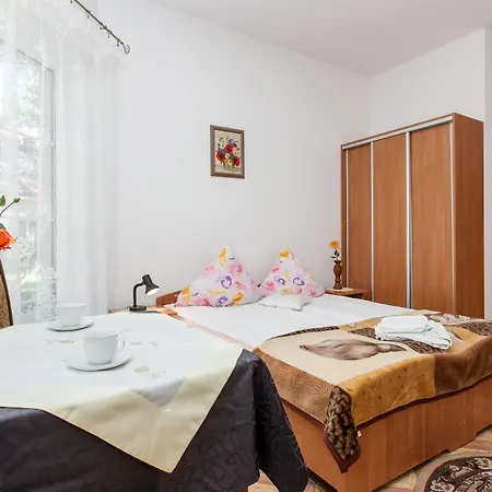 Ula ホームステイ ポビエロボ