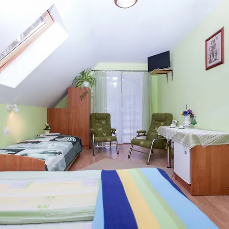 Проживание в семье Ula Поберово