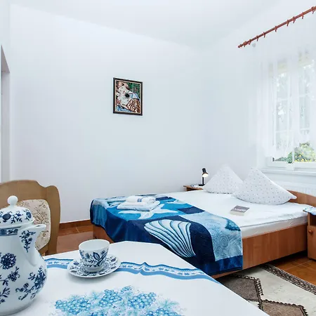 Проживание в семье Ula Поберово