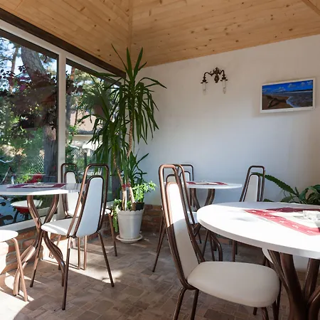 בית אירוח Ula *