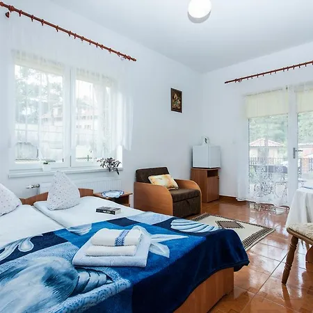 Проживание в семье Ula Поберово