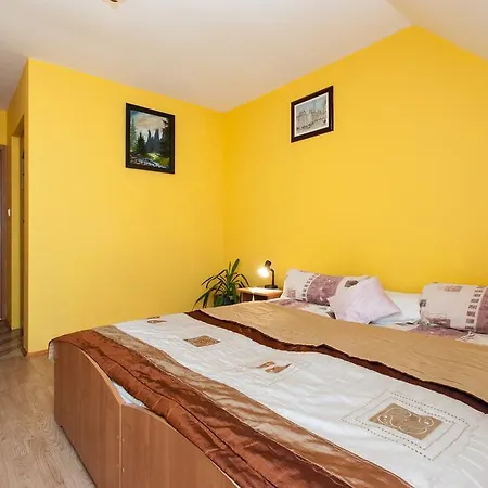 Проживание в семье Ula Поберово